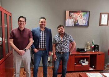 Gestiona Dip. Edgar Piñón y alcalde de Rosario mobiliario educativo