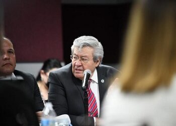 Expone rector de la UACH reforma a la Ley Orgánica ante el Congreso