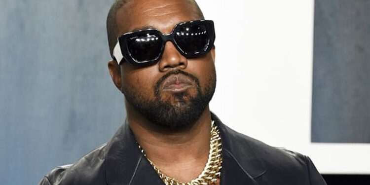 Queda Kanye West libre de cargos por agredir a fanático