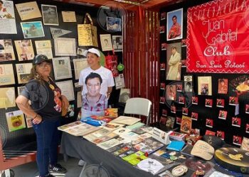 No olvidan a Juanga, le rinden homenaje con galería móvil