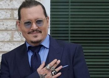 Aseguran que Johnny Depp tiene un romance con su abogada