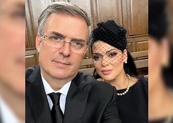 Ebrard comparte selfie desde el funeral de la reina Isabel II