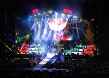 Rompe Grupo Firme récord: reúne a 280 mil personas en Zócalo