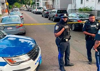 Fiesta universitaria en Virginia termina en tiroteo dejando dos muertos y cinco heridos