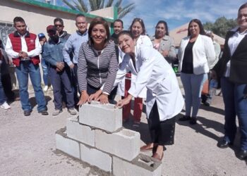 Ponen primera piedra de remodelación del Centro de Salud de Chulavista