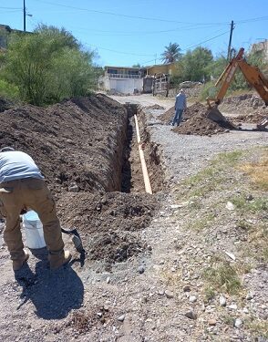 Siguen los trabajos de la introducción red de drenaje en Calle 10Norte en la Col. Moderna