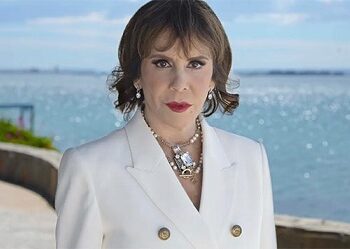 Reaparece Rebecca Jones en redes sociales