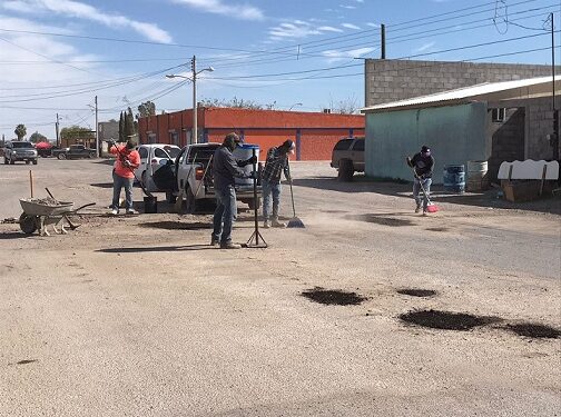 Trabaja el Gobierno Municipal en reparación de baches en la ciudad
