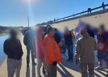 Asiste INM Chihuahua a personas migrantes extranjeras con visas por razones humanitarias y CURP