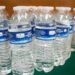 Por qué el agua embotellada es una de las mayores estafas del siglo