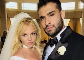 Niega esposo de Britney Spears dejarla tras ataque maníaco