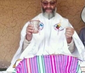 Sancionan a cura por pedir renuncia de Boluarte