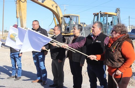 Da Ramos de Anda arranque de obra de remoción y pavimentación  de la calle internacional