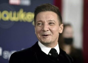 Hospitalizan a Jeremy Renner; lo reportan en estado crítico