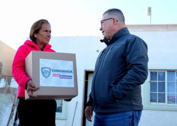 Recorre y entrega despensas Ismael Pérez Pavía en Aquiles Serdán
