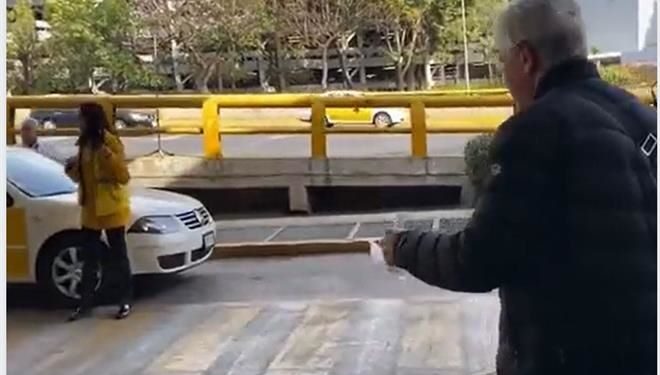Llega ‘Tuca’ Ferretti a Cruz Azul… en taxi