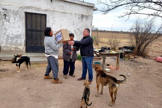 «Llegaré a todos los rincones de Meoqui y el Distrito”: Entrega Ismael Pérez Pavía apoyos alimentarios