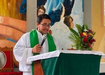 Condenan a 5 curas por conspiración en Nicaragua