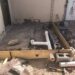 Apoya Andrés Ramos con la construcción de baño a familia necesitada