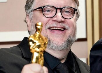 Pide Guillermo Del Toro solidaridad entre latinos