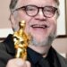 Pide Guillermo Del Toro solidaridad entre latinos