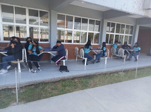 La Presidenta Municipal de Ocampo realizó unas donaciones al (CECYTEC) Plantel Laguna del Rey