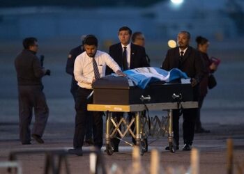 Reciben familias en Guatemala cuerpos de migrantes