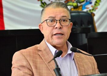 Propone Ismael Pérez Pavía instalar antenas telefónicas para propagar internet gratuito en Aldama