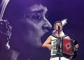 Condena Julieta Venegas violencia en Feria de Texcoco