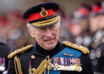 Es Carlos III más rico que su madre, la Reina Isabel II