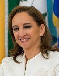 Ratifica Claudia Ruiz Massieu aspiraciones presidenciales