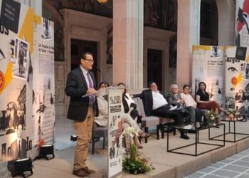Presentó Javier Contreras “El puño de la palabra»