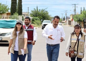 Entregan tarjetas del Bienestar a adultos mayores