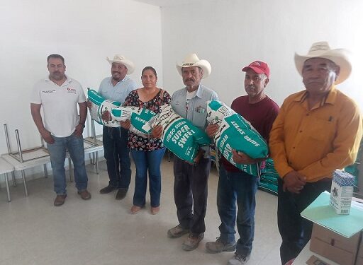 Entregaron semilla de sorgo a familias de la región de Laguna del Rey