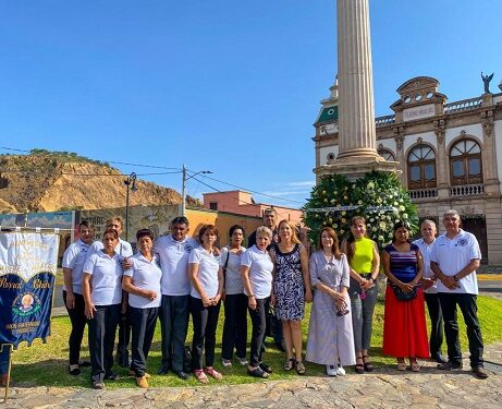 Gobierno de Parral coloca ofrenda floral en honor a Miguel Hidalgo y Costilla