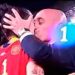 Desata polémica beso de Luis Rubiales a Jennifer Hermoso