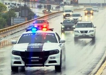 Pegan fuertes lluvias a la capital; toma precauciones
