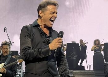Convive LuisMi con fans tras concluir shows en Argentina