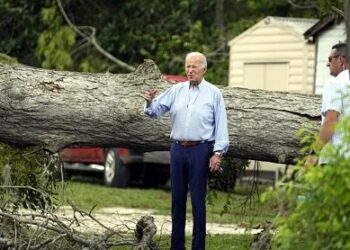 Biden llega a Florida para examinar daños por ‘Idalia’