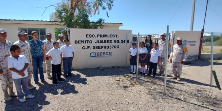 EJÉRCITO MEXICANO REALIZA «LABOR SOCIAL» EN LA ESCUELA PRIMARIA ESTATAL «BENITO JUAREZ».