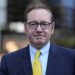 Ovacionan a Spacey en plática sobre cultura de cancelación