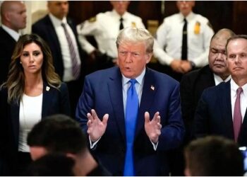 Acude Trump a Corte de Manhattan por juicio sobre fraude