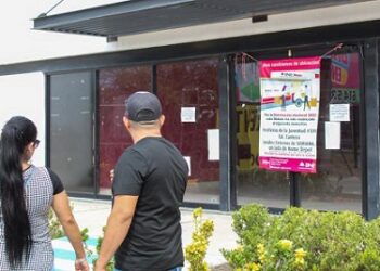 Molestó a ciudadanos cierre del INE de la Fuentes Mares