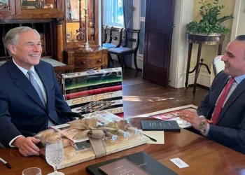 Manolo Jiménez busca construir plan de trabajo con Texas