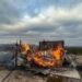 Bomberos de Terlingua responden a un incendio de estructura