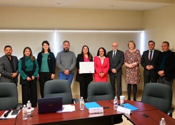 Delegación alemana visita FEN-UACH; acuerdan oferta laboral, movilidad docente y estudiantil.