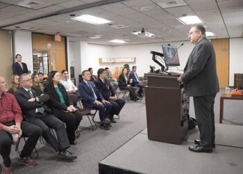 Encabeza Rector Rivera Campos, clase binacional en Universidad de Texas en El Paso; A alumnos de la Facultad de Derecho y Liberak Arts