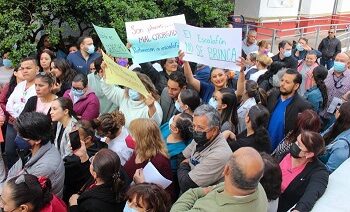 Manifestación en Issste, piden transparencia en asignación de plazas