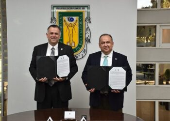 Firman convenio de colaboración UACH – UABC para impulsar la investigación vitivinicola en Chihuahua