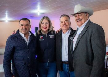 Se reúne Tony Meléndez y Chava Alcántar con equipo distrital en Aquiles Serdán